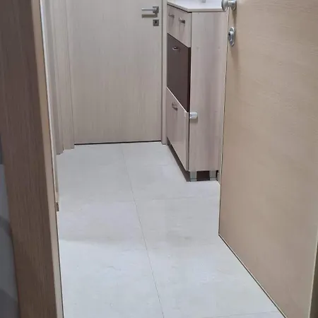 Διαμέρισμα No 44 *