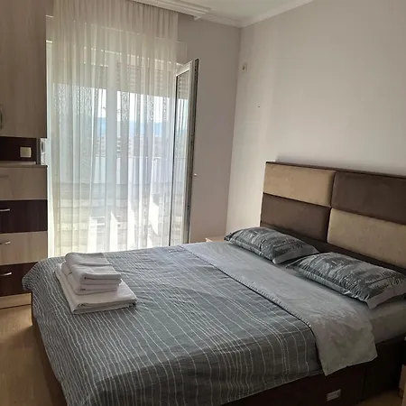Διαμέρισμα No 44 *